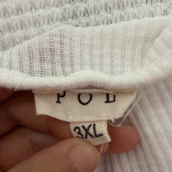 POL Plus Size 3XL White Textured Keyhole Neck Sleeveless Tunic Top - Picture 3 of 4